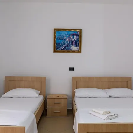 Apartment Shejla's *