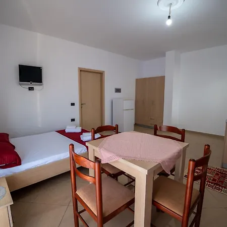 Apartment Shejla's *